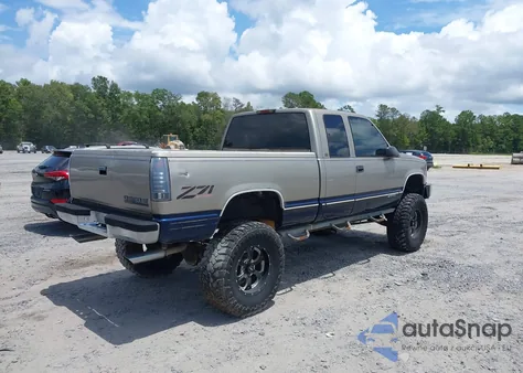 1998 Chevrolet K1500 Fleetside z USA, uszkodzony, nr VIN 1GCEK19R6WR131980